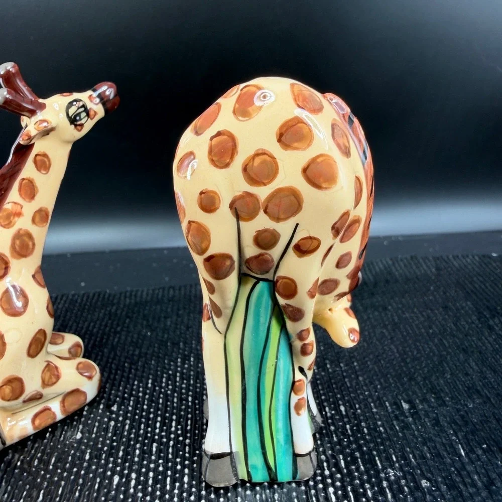 Blue Sky Ceramic Giraffe Salt and Pepper‎ Shaker Set Brown Tan Hand Painted 4in
